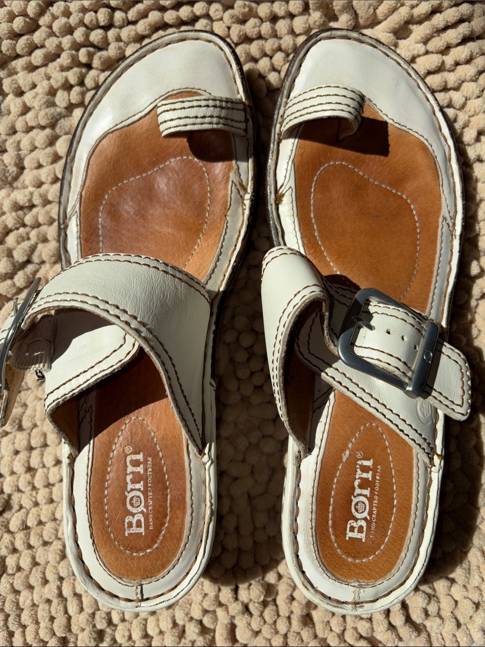 Size 9 Born Ladies Cream Leather Buckle Sandals